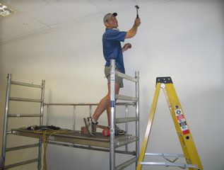 ART LOGIC installs Art Hanging System